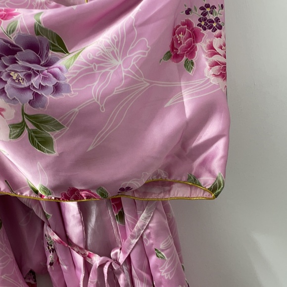 Kimono Style Robe - Picture 5 of 6